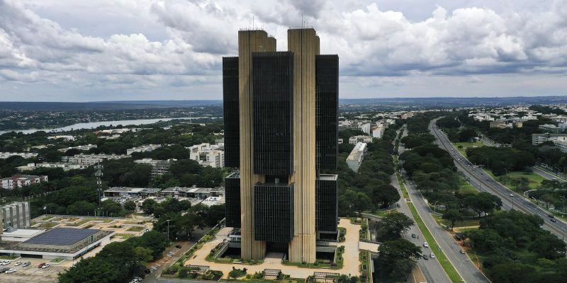 Projeção do mercado financeiro para alta do PIB sobe para 3,52%