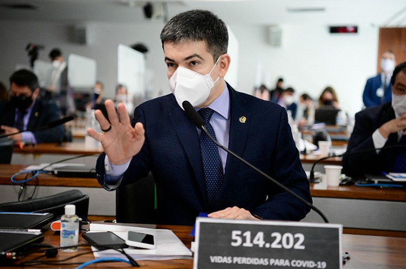 Randolfe Rodrigues apresenta pedido de prorrogação da CPI da Pandemia