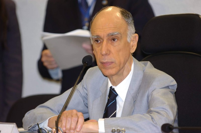 Plenário homenageia o ex-senador Marco Maciel com nome em sala de comissão