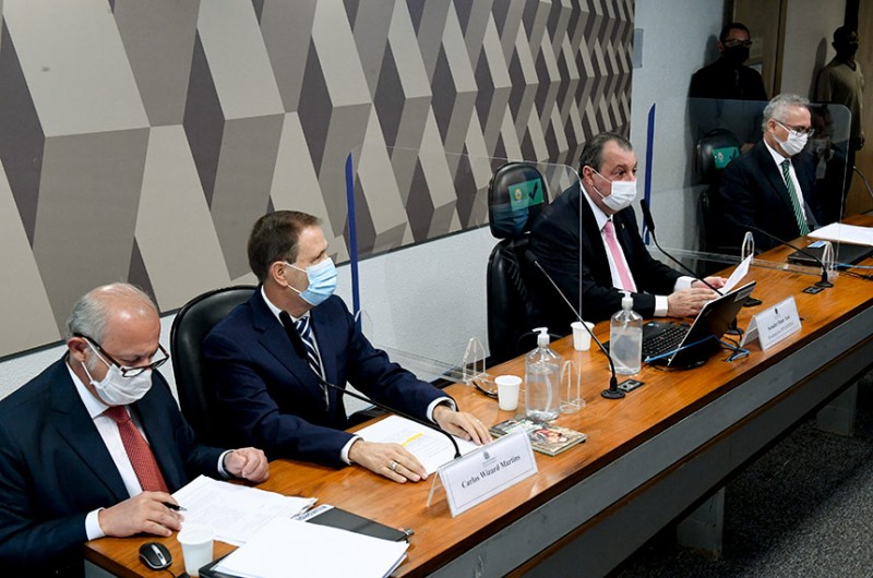 Depois de negar 'gabinete paralelo', Wizard se recusa a responder a senadores