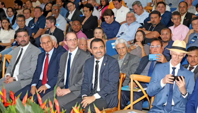 Governador Wanderlei Barbosa participa de lançamento da 4ª fase do programa pela Primeira Infância em encontro com prefeitos promovido pelo TCE