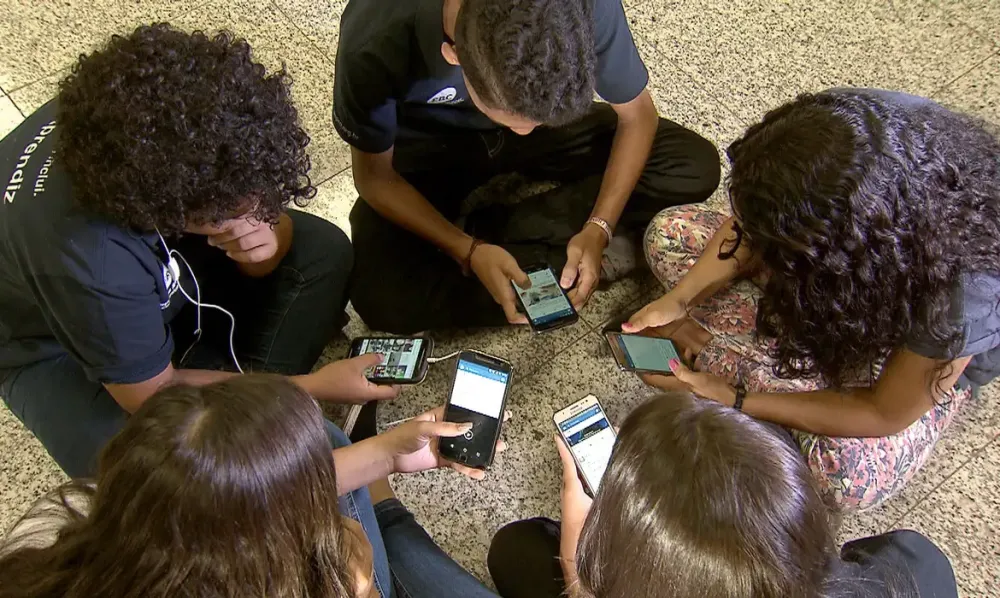VOLTA ÀS AULAS SEM CELULAR: