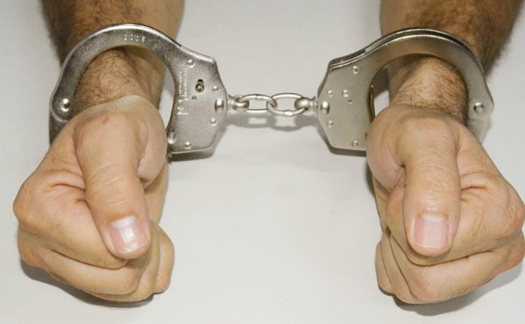 Polícia Civil prende homem por posse irregular de arma de fogo em Santa Fé do Araguaia