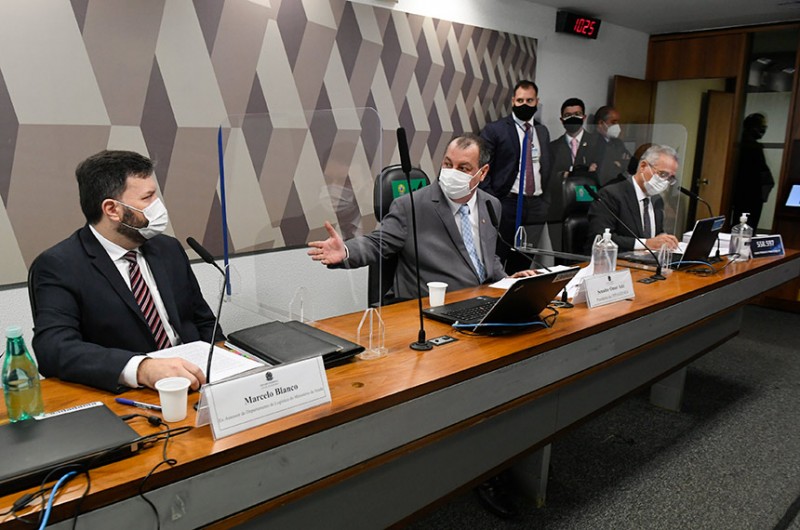 Blanco discutia venda de vacinas para empresas sem autorização legal