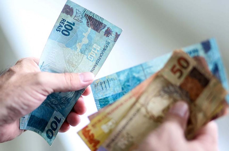 Novas regras para uso de dinheiro em espécie estão na pauta da CAE desta terça