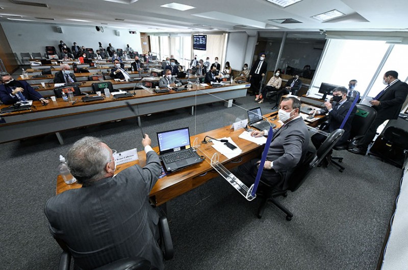 CPI ouve empresário que vendeu 1.105% a mais de ivermectina durante pandemia