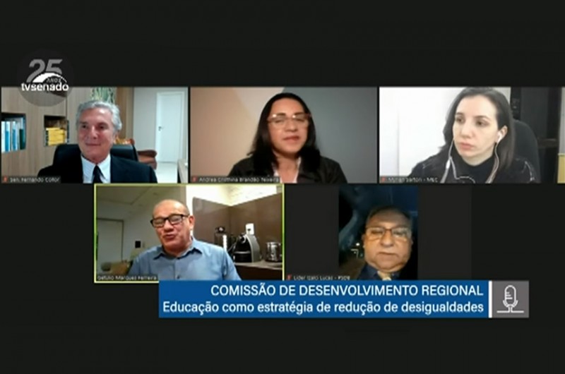 Educação combate desigualdades, mas não é suficiente, dizem especialistas