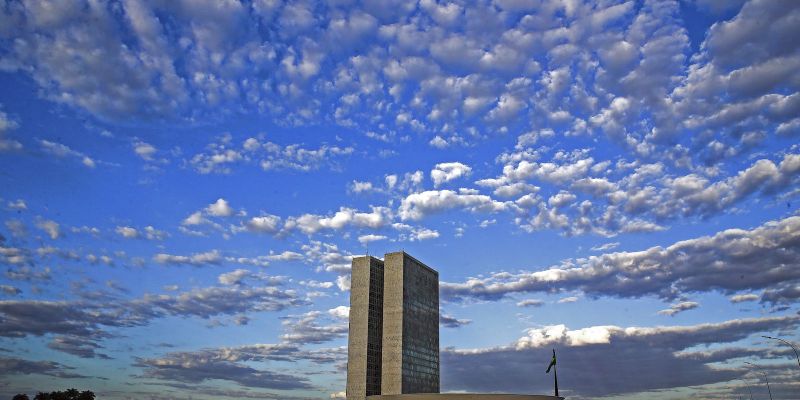 Senado aprova lei de incentivo ao primeiro emprego
