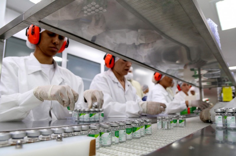 Projeto que facilita quebra de patentes de vacinas e remédios volta à pauta nesta quarta
