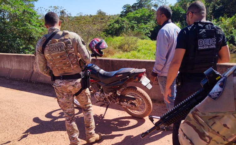 Polícia Civil apreende arma de fogo e prende suspeito de tráfico no interior do Estado durante operação Hórus