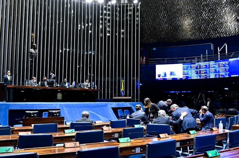Projeto sobre retorno às aulas na pandemia está na pauta do Plenário