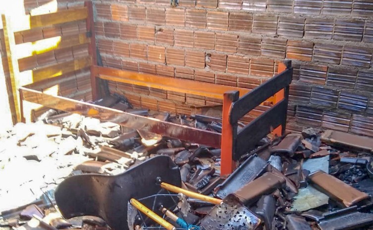 Bombeiros militares desencarceram motorista após acidente na TO-336, em Colméia