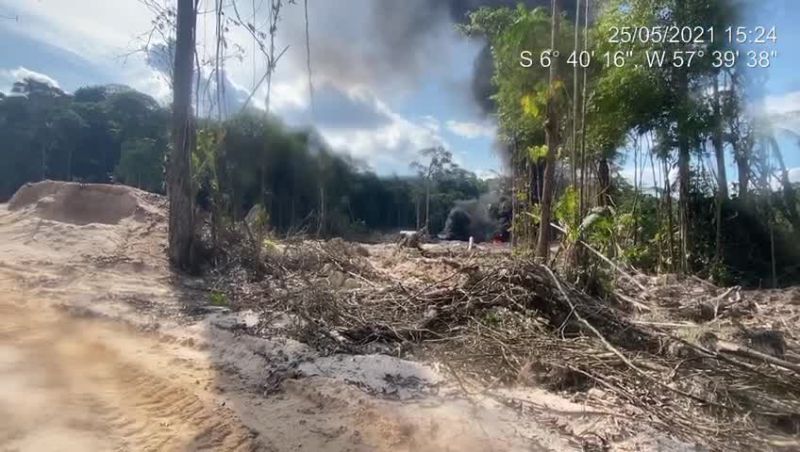 Garimpeiros devastam área de preservação em terra indígena no PA