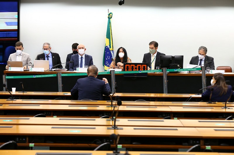 Ministro anuncia aumento de 7,2 % no orçamento da educação em 2022