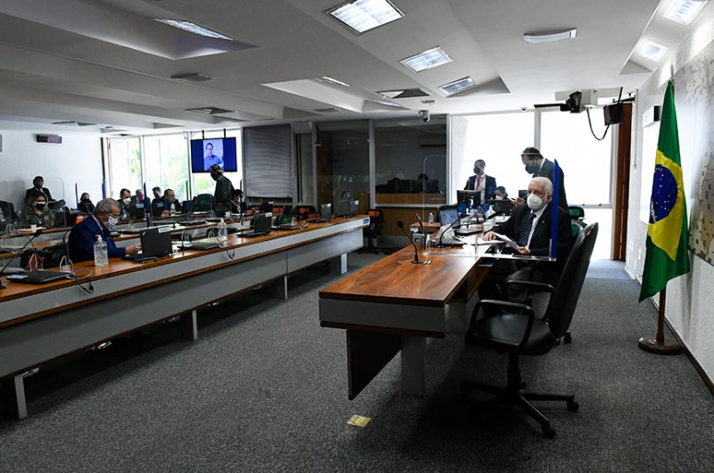 Senadores querem avaliar melhor proposta que autoriza abate de animais exóticos