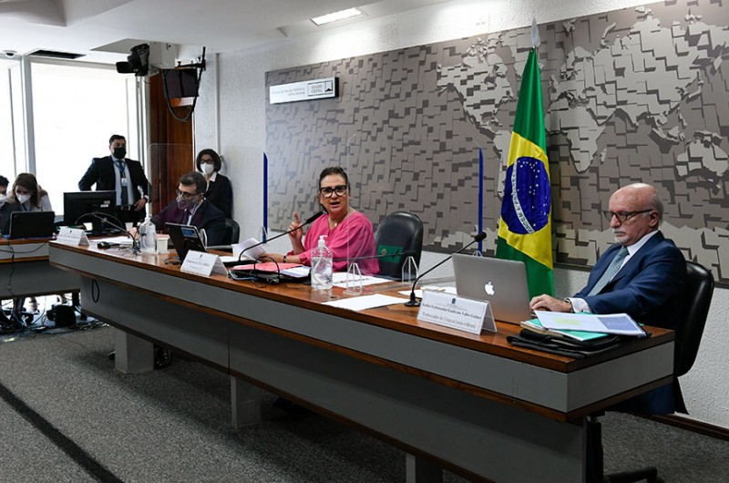 Debatedores veem necessidade de redução de tarifa e abertura para Mercosul