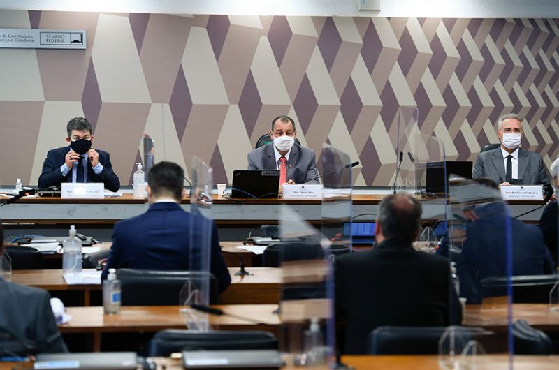 CPI aprova convocação de nomes do 'assessoramento paralelo' no governo federal