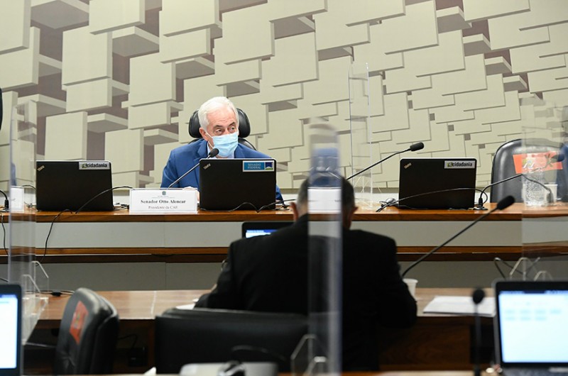 Contra lavagem, CAE aprova limite ao uso de dinheiro em espécie