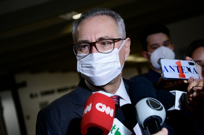 Renan prevê entregar relatório final da CPI a partir do dia 22 de setembro