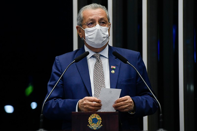 Jayme Campos defende PEC que isenta gestor que não gastar mínimo em educação