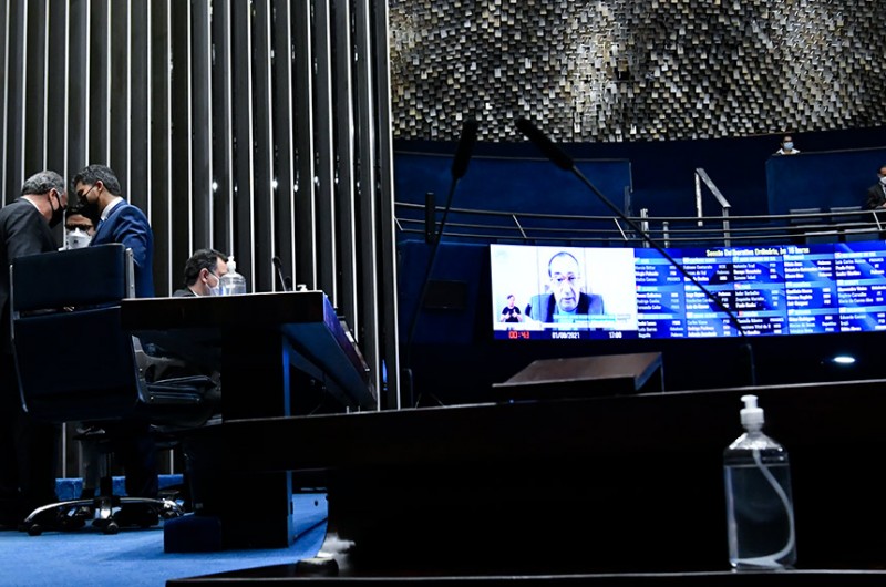 Kajuru destaca aumento na conta de luz, queda no PIB e crise de energia