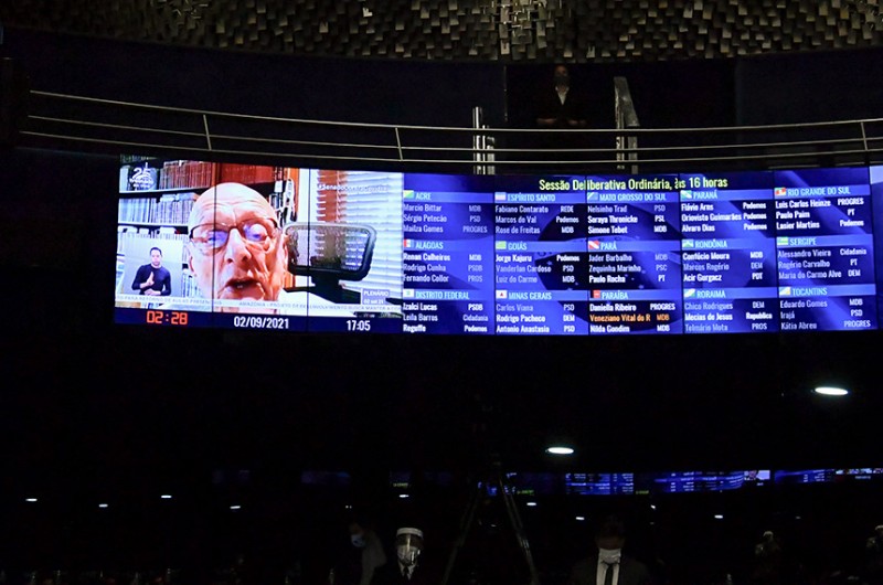 Amin protesta contra falta de reuniões da CCJ
