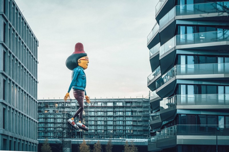 Museu Oscar Niemeyer apresenta a maior exposição já realizada pelos artistas OSGEMEOS