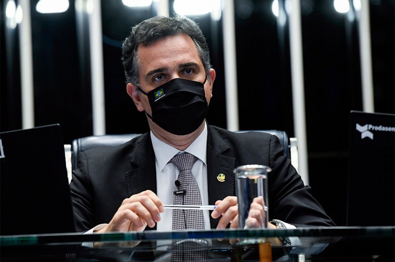 Pacheco devolve MP que dificultava retirada de conteúdo da internet