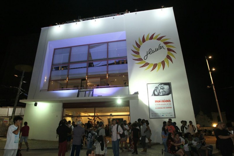 Governo do Estado busca alternativas para manter Cine Glauber Rocha