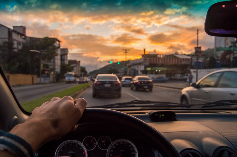 Projeto permite habilitação específica para motorista de carro automático