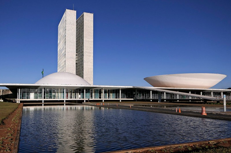 Congresso analisa na segunda vetos à federação de partidos, ao clube-empresa e à MP da Eletrobras