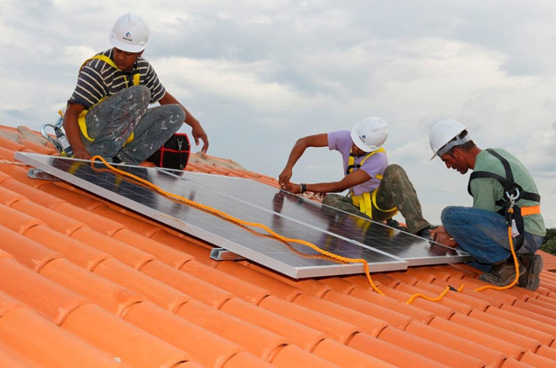 Senado aprova incentivo à energia solar por meio do SFH; texto segue para a Câmara