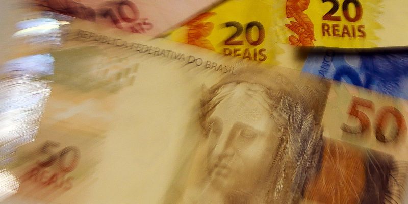 Juros do cheque especial sobem para 124,5% ao ano, informa BC