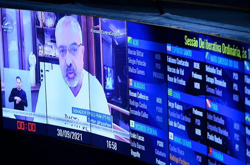 Paim pede urgência na votação de projeto sobre renda básica universal