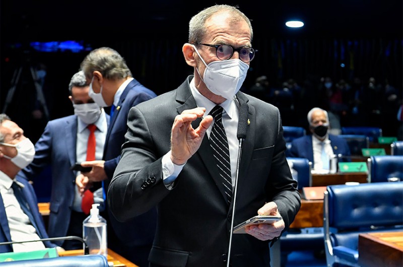 Fabiano Contarato critica tentativas de reduzir a ação das defensorias públicas