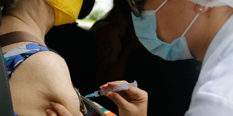 Brasil registra 16,4 milhões de casos e 459 mil mortes por covid-19