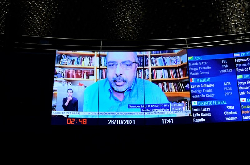 Paim volta a pedir urgência na votação de projeto sobre renda básica universal