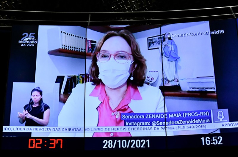 Zenaide Maia homenageia servidores públicos e critica PEC da reforma administrativa