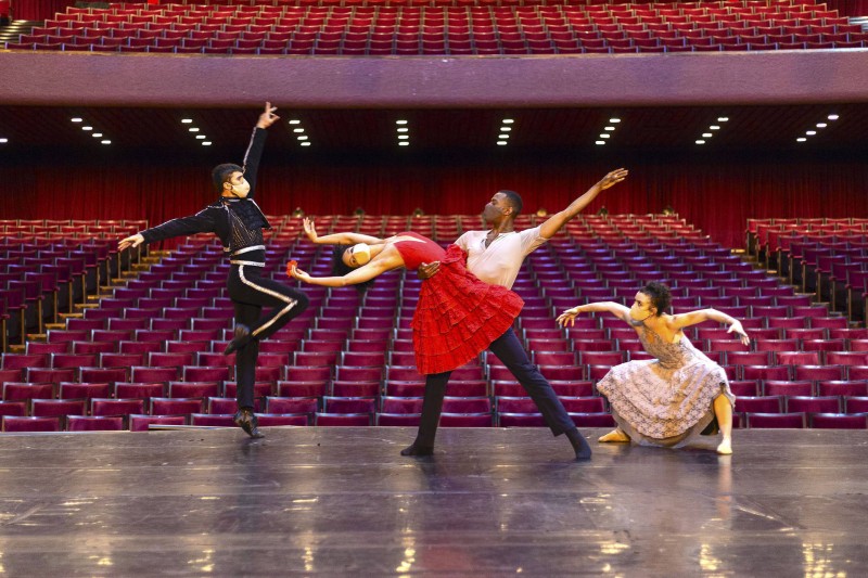 Balé Teatro Guaíra dança Carmen no Parque Tanguá neste sábado
