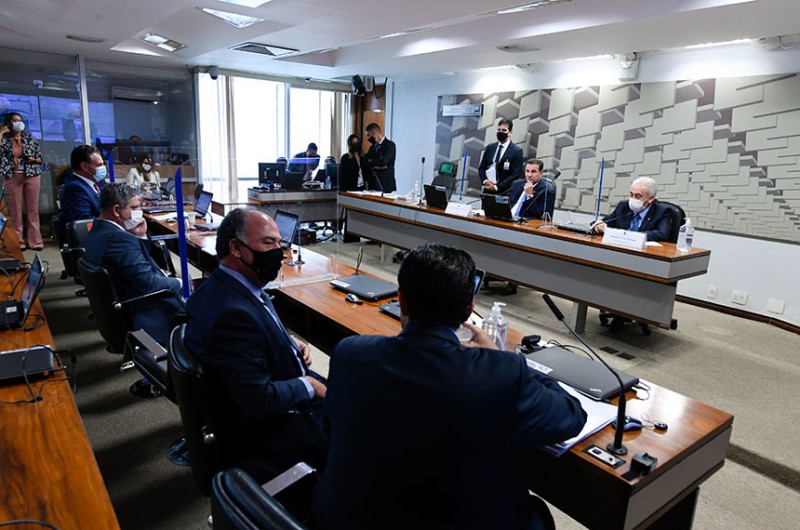 CAE adia análise do projeto de privatização dos Correios, após emenda do relator