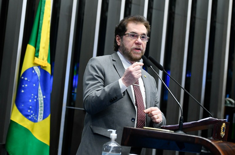 Plínio Valério elogia defesa da remuneração de produtores por serviços ambientais
