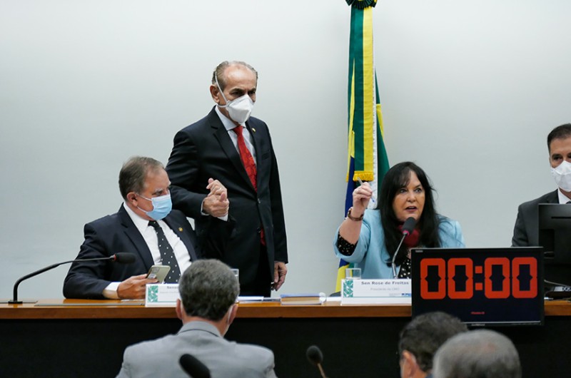 CMO corta R$ 138 milhões de crédito por causa de suspensão de emendas de relator