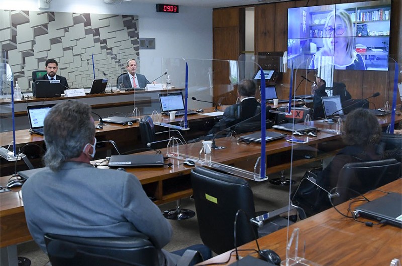 Fundo para a ciência deve ser reposto já, reivindicam pesquisadores na CCT