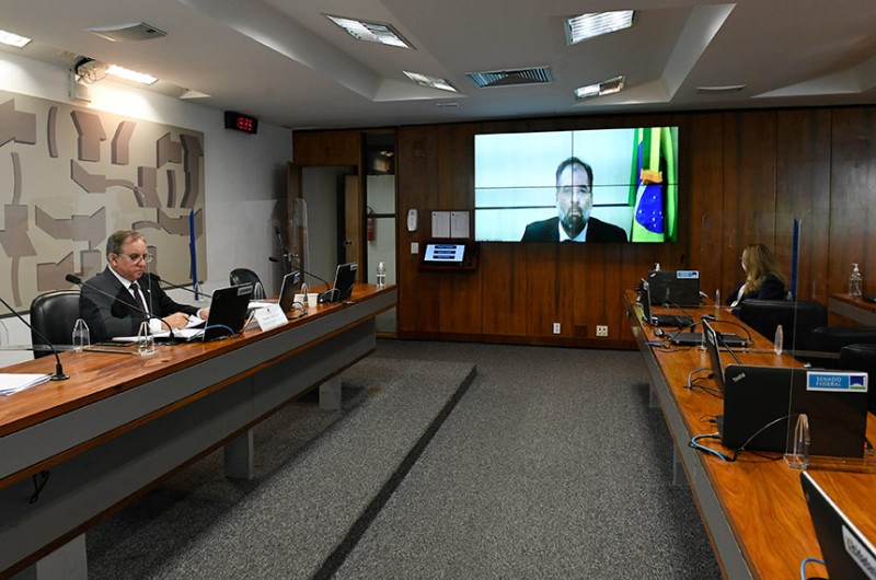 Em audiência, presidente do Inep diz que aplicação do Enem está mantida