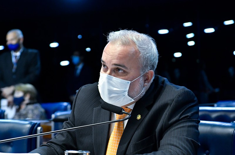 Adiada votação do projeto que modifica tributação de caminhoneiros autônomos