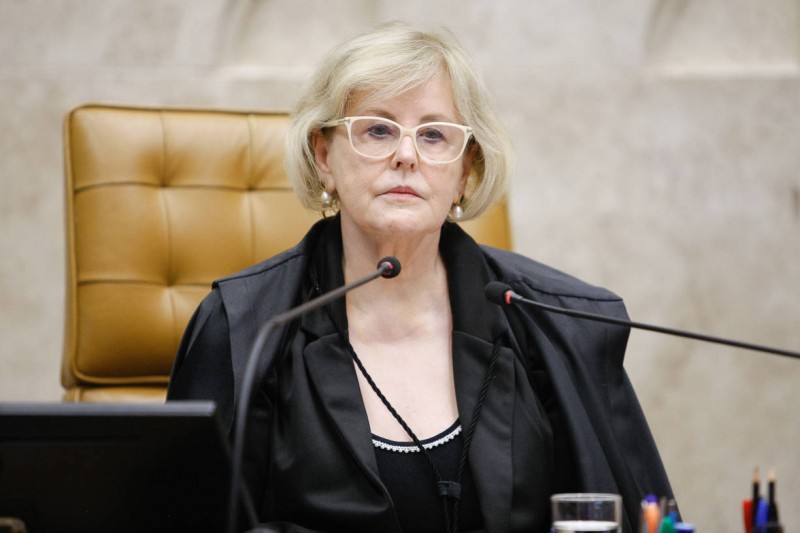 Rosa Weber dá 5 dias para Aziz informar sobre governadores