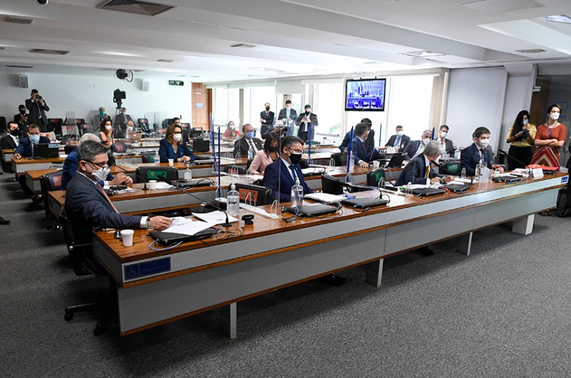 Senadores avaliam depoimento da médica Nise Yamaguchi à CPI