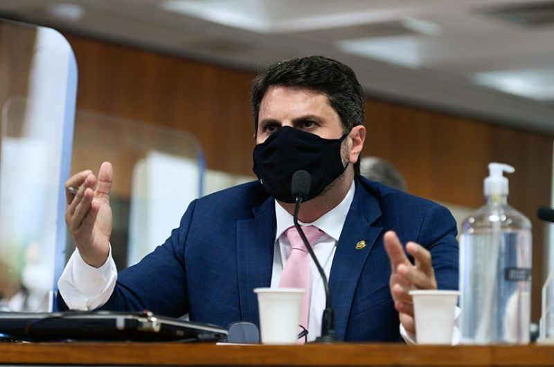 Adiada votação do acordo aéreo entre Brasil e Equador