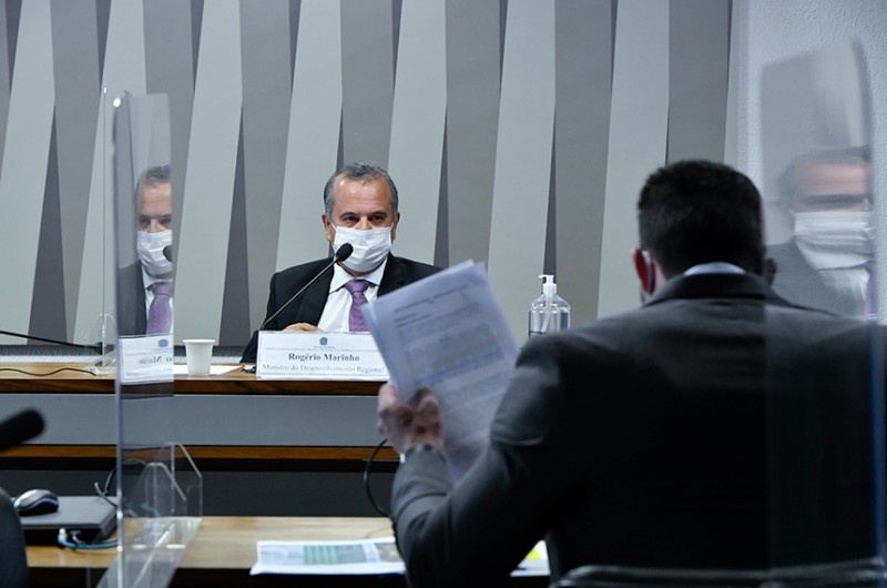Senadores exigem do ministro Rogério Marinho transparência na execução do Orçamento