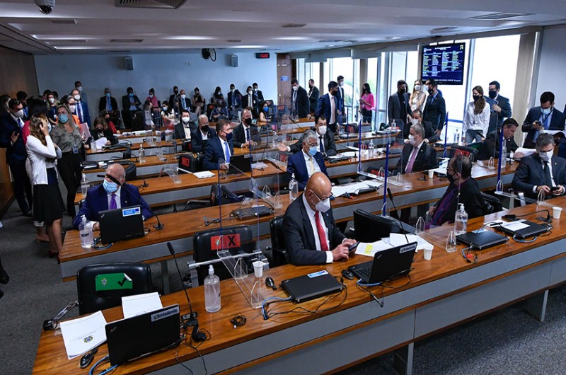 CCJ aprova emissão gratuita da segunda via de documentos a quem recebe até um mínimo
